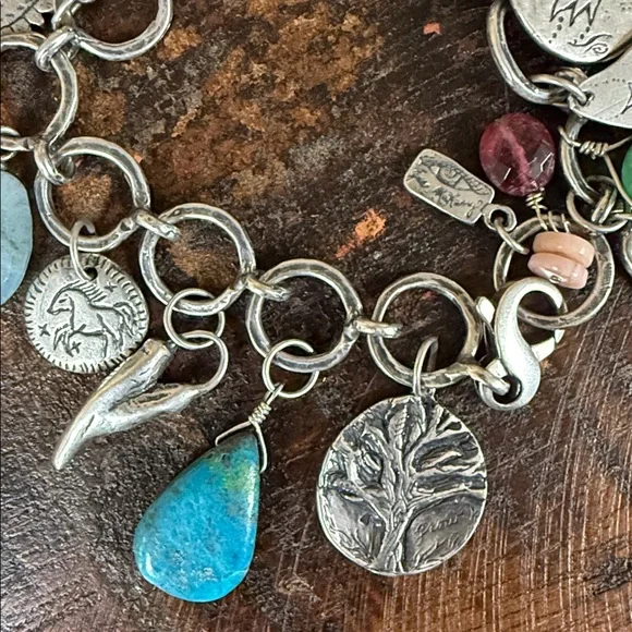 Jes MaHarry “Loving Locket Bracelet”. New in box. JM gift included. - Picture 4 of 10